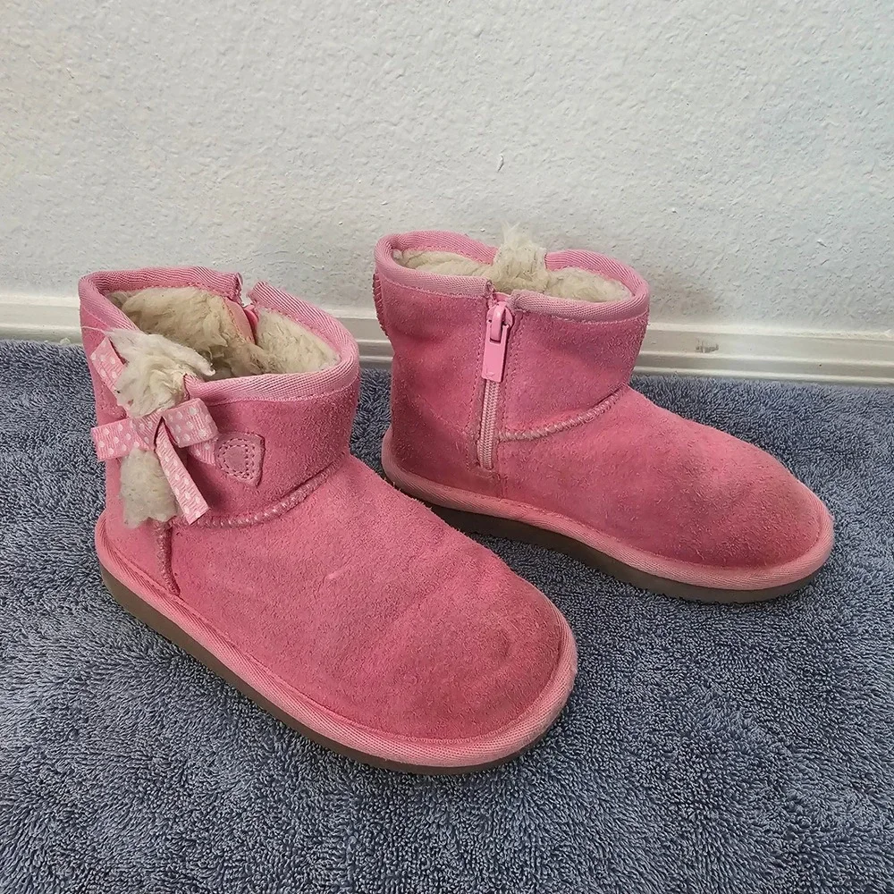 Koolaburra by UGG Victoria Mini Pink Suede Faux Fur Bow Boots Kids 10 1117812
